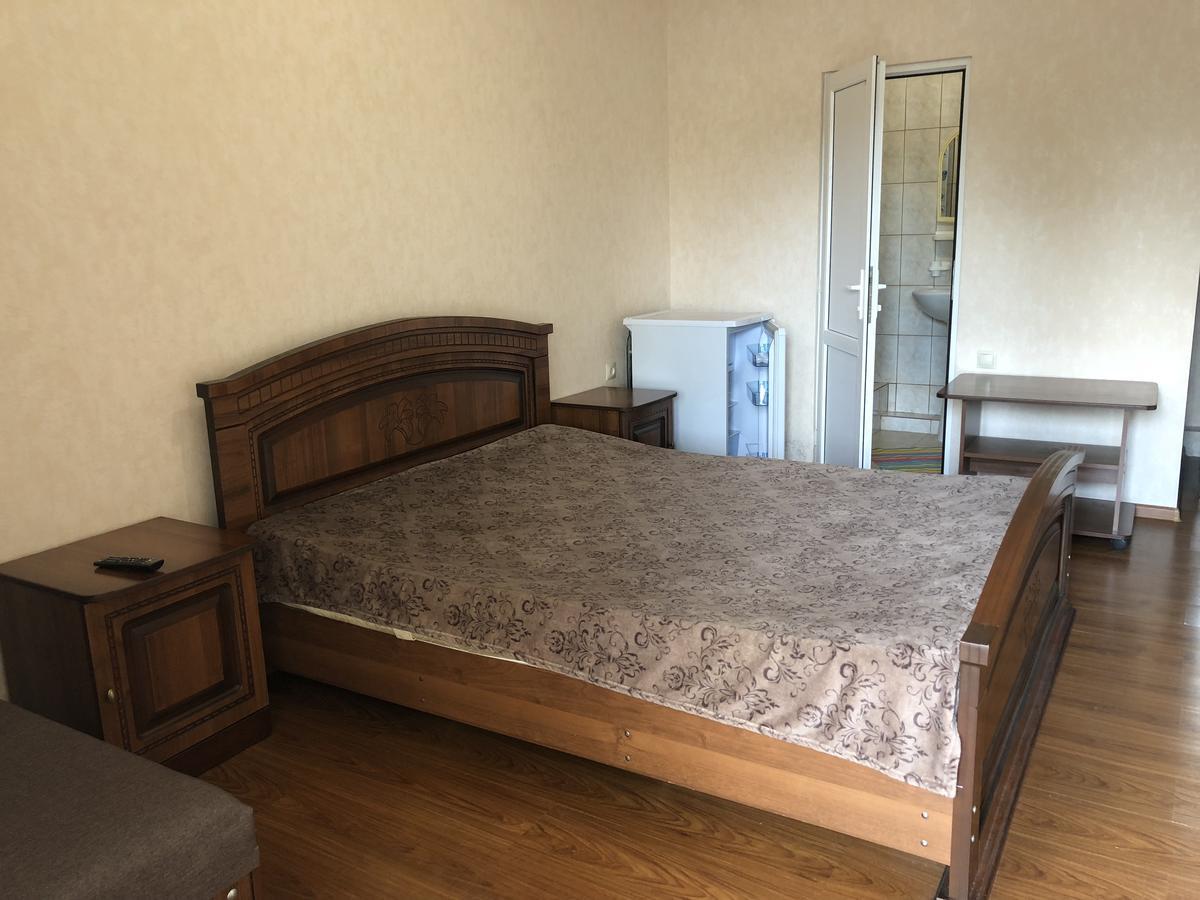 Cafe-Hotel Assir Пицунда Екстериор снимка