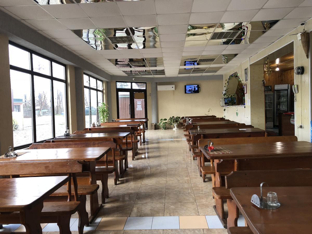 Cafe-Hotel Assir Пицунда Екстериор снимка