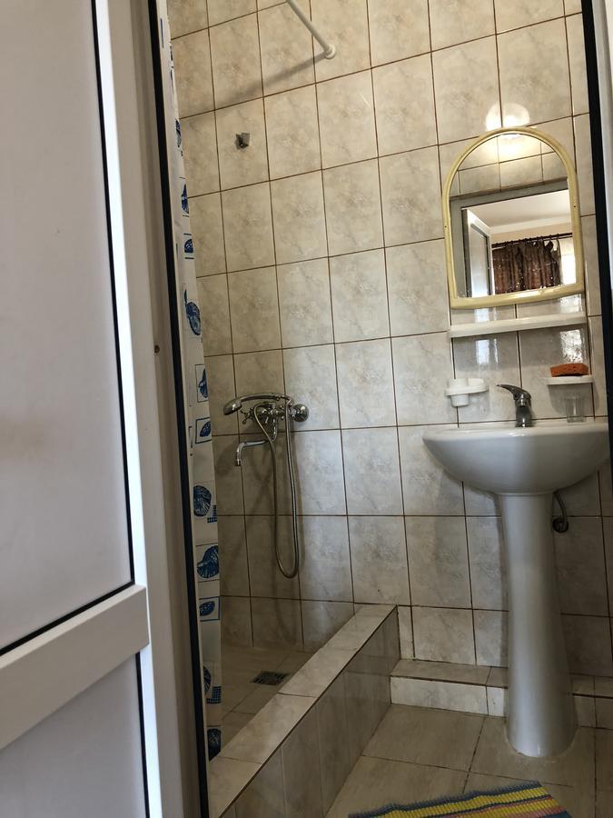Cafe-Hotel Assir Пицунда Екстериор снимка